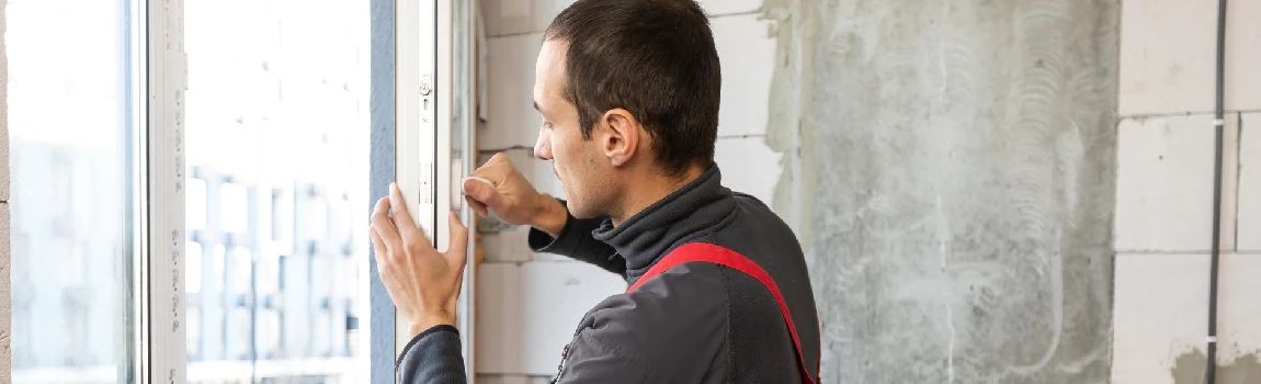 Emergency Cracked Windows Repair Services in West Lealman