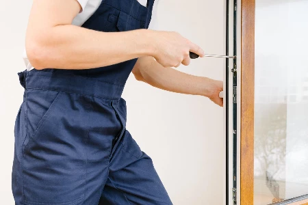 Commercial Glass Door Repair in West Lealman